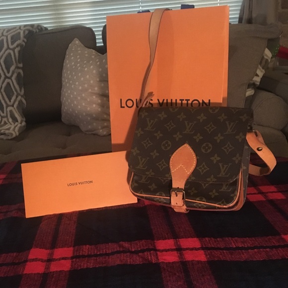 SOLD💯%Authentic Louis Vuitton Cartouchiere MM - Picture 1 of 8
